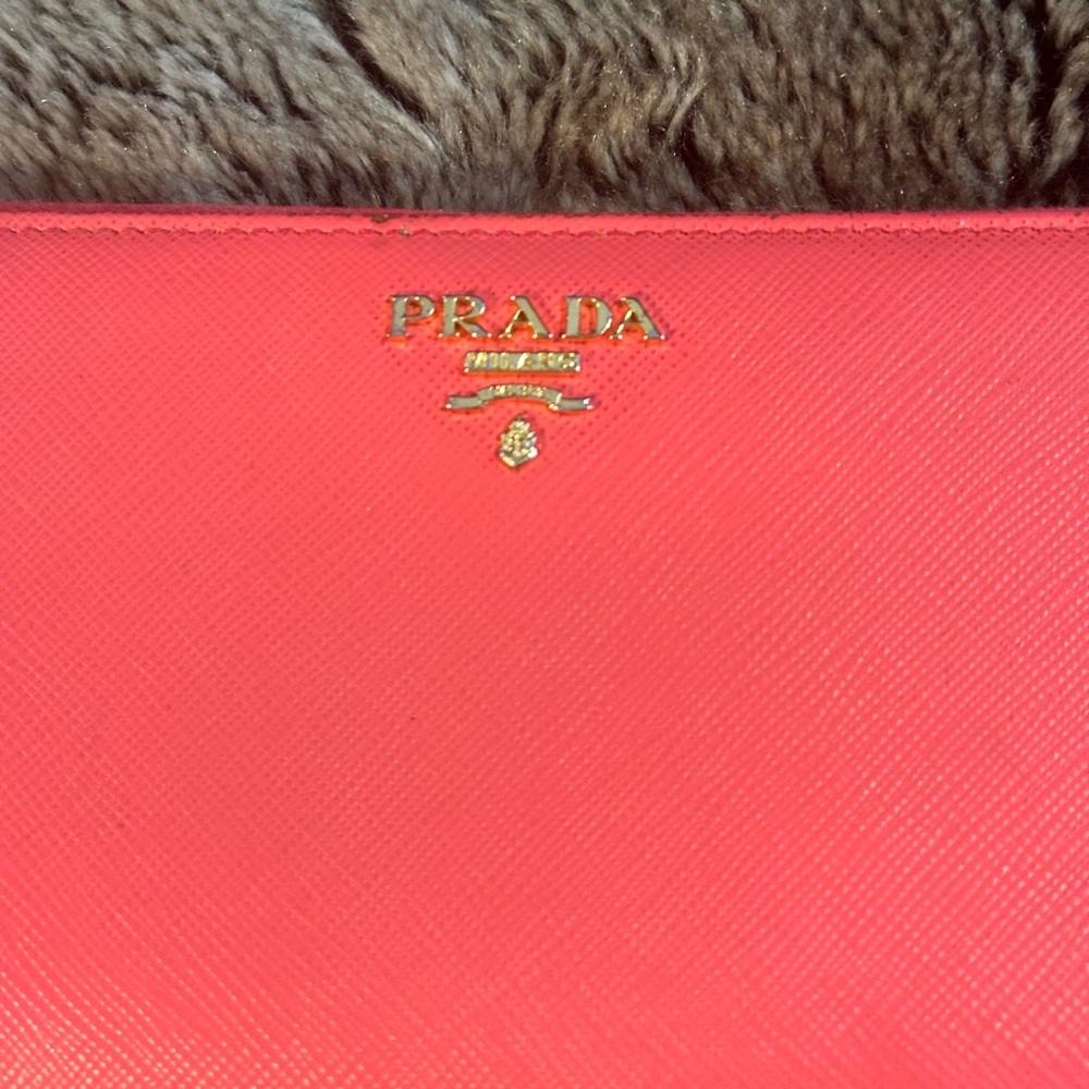 Prada Lacca Saffiano Leather Zip Around Walket - Picture 3 of 15